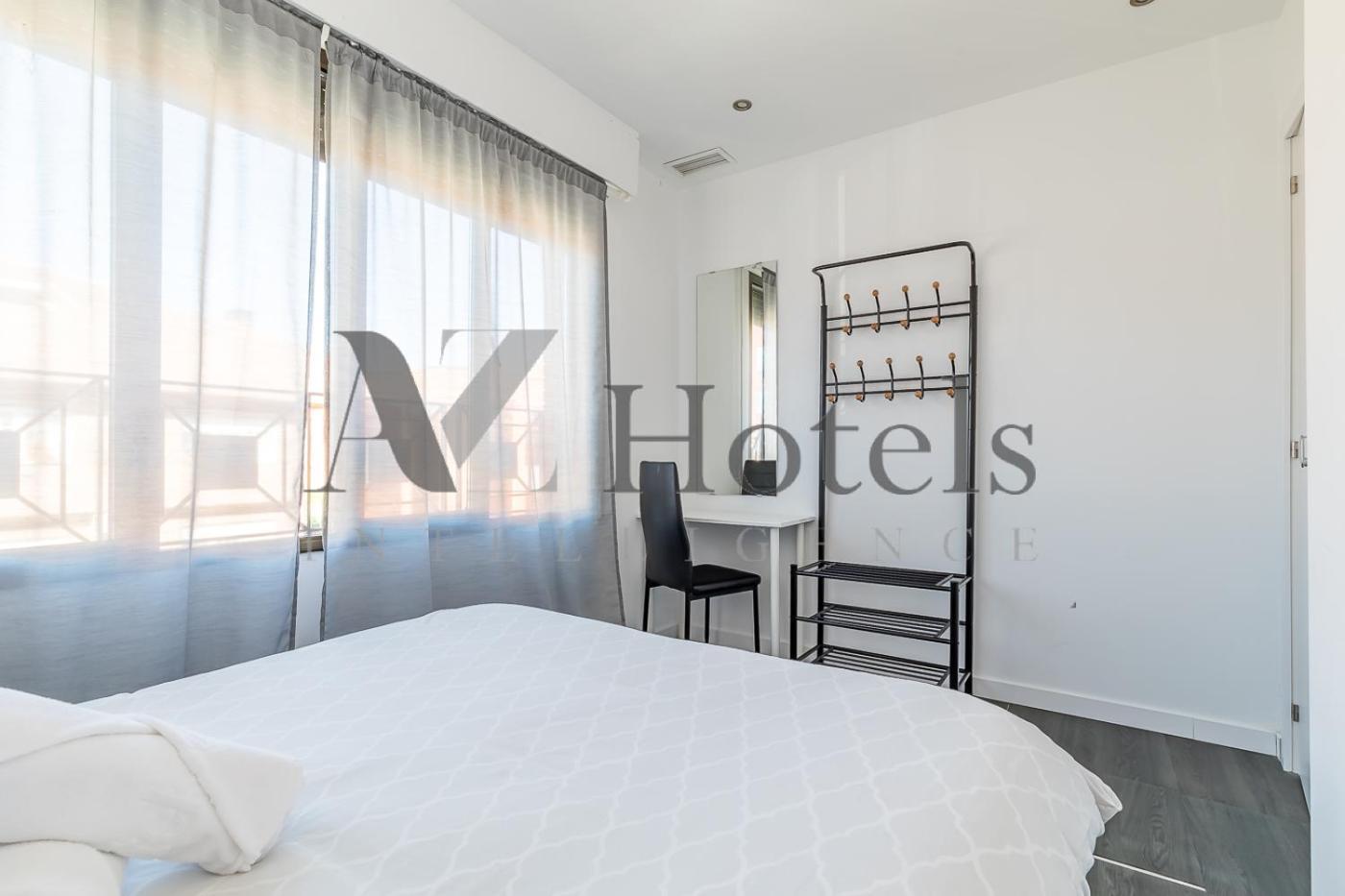Ayz Ulises - Auto Check-In Property Мадрид Екстериор снимка